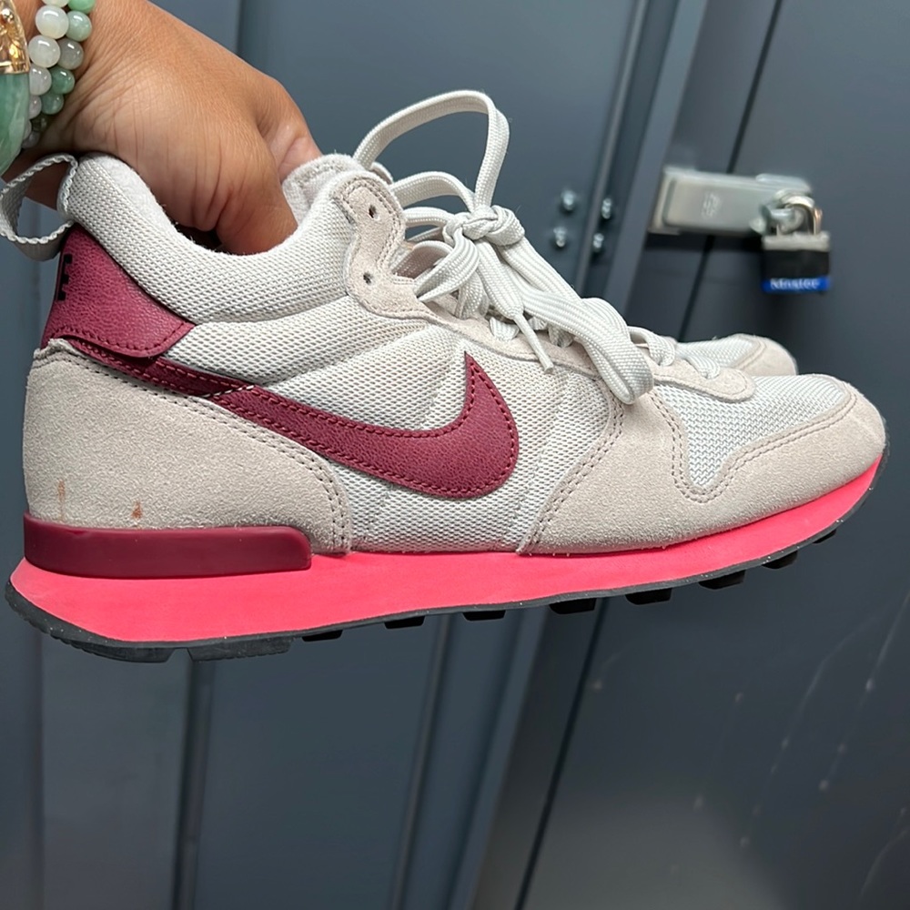 Nike